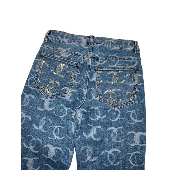 Chanel 23B Runway Light Blue Denim White CC Printed Logo Sequin Skinny Jeans 36 - Picture 13 of 16